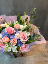 Load image into Gallery viewer, Rose Hydrangea Bouquet