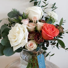Load image into Gallery viewer, Vase + Daybreak Rose Bouquet (Medium)