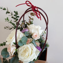Load image into Gallery viewer, Vase + Summer Breeze Rose Bouquet (Medium)