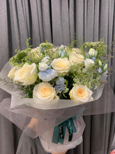 Load image into Gallery viewer, Candlelight Roses
