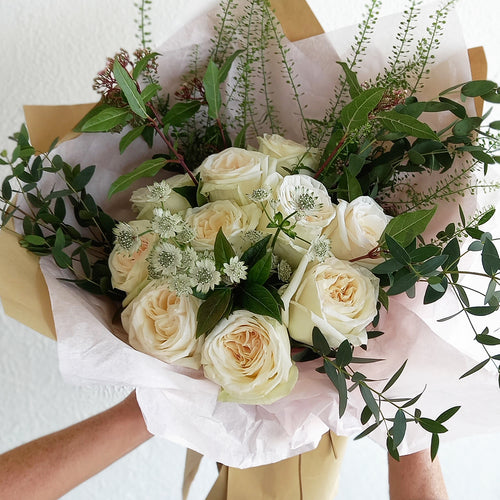 Based in Discovery Bay, Hong Kong, Espresso Blooms is a local florist crafting bespoke flower arrangements and rose bouquets perfect for any occasion.