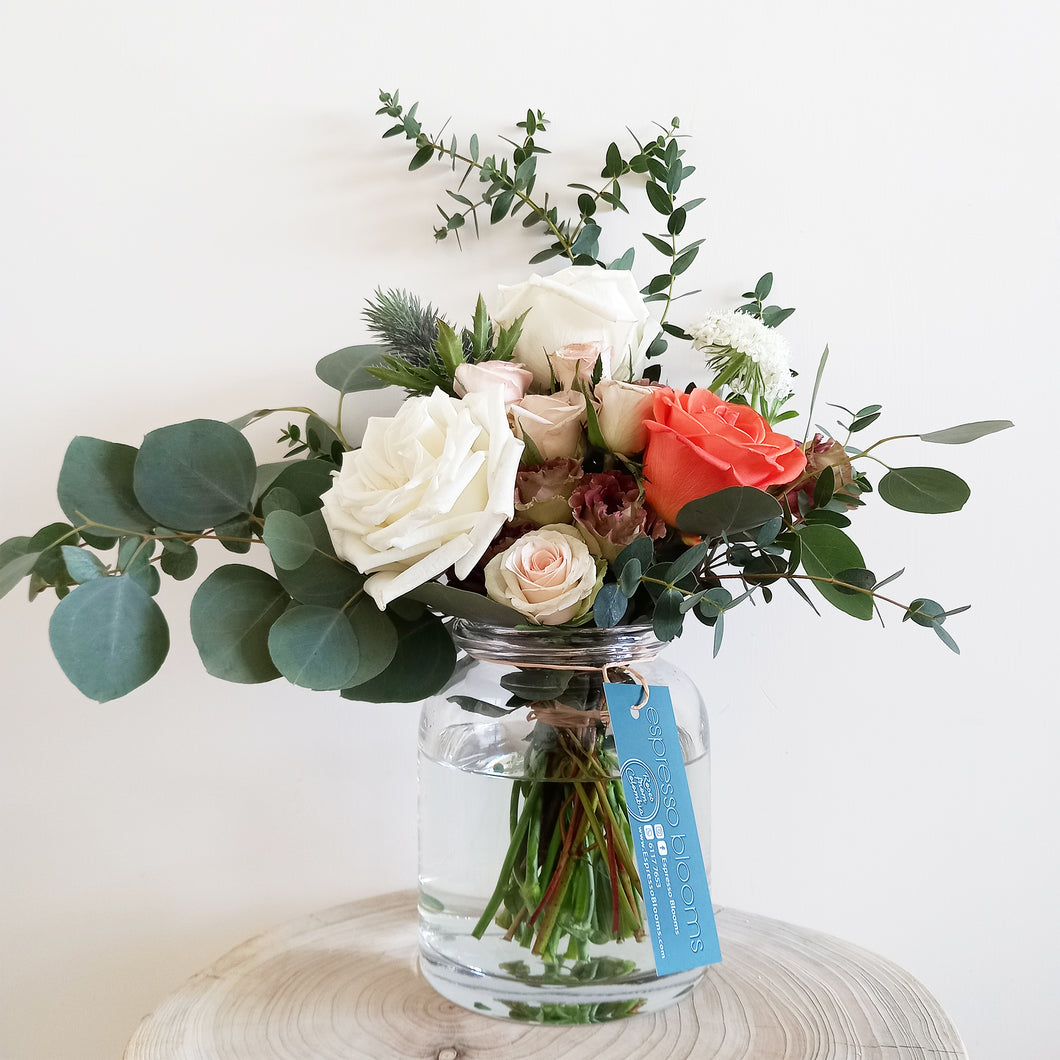 Vase + Daybreak Rose Bouquet (Medium)